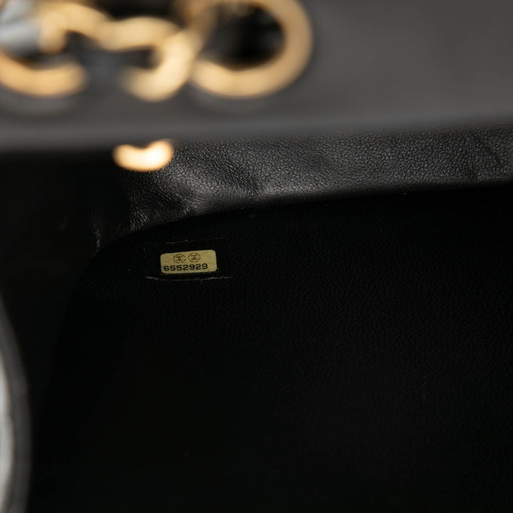 Chanel CC Chocolate Bar Cuir verni et Cuir d’agneau Square à rabat