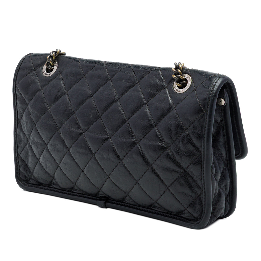 Chanel Matelassé French Riviera à rabat Moyen Cuir de veau Noir – vue 2 – GABY PARIS