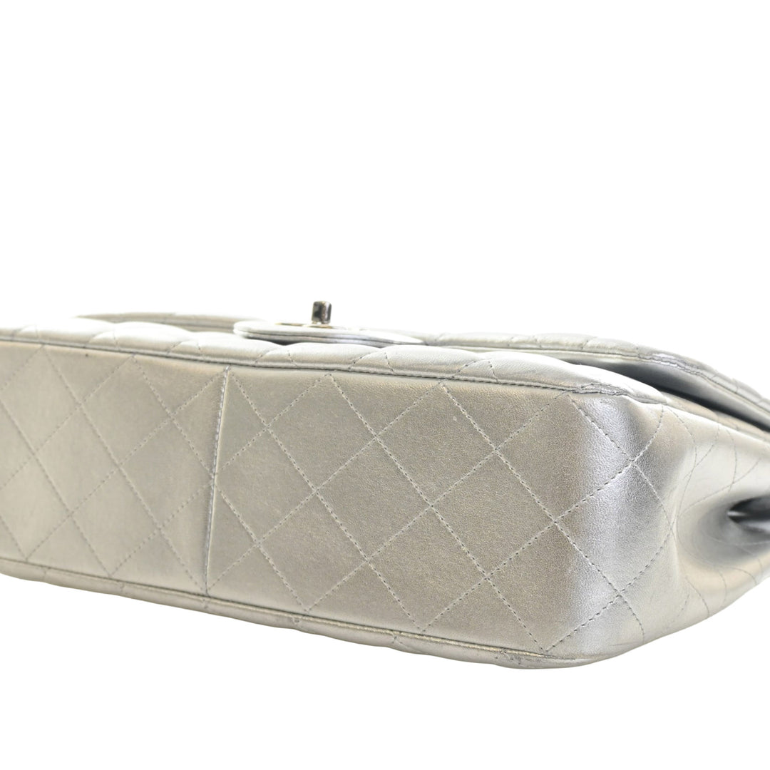 Chanel Jumbo Classic Metallic Cuir d’agneau Simple rabat