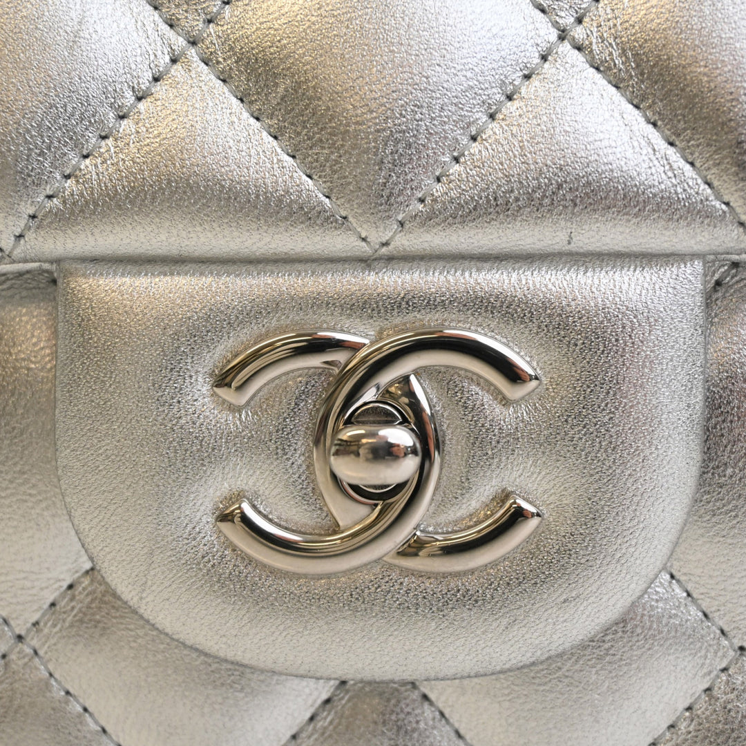 Chanel Jumbo Classic Metallic Cuir d’agneau Simple rabat