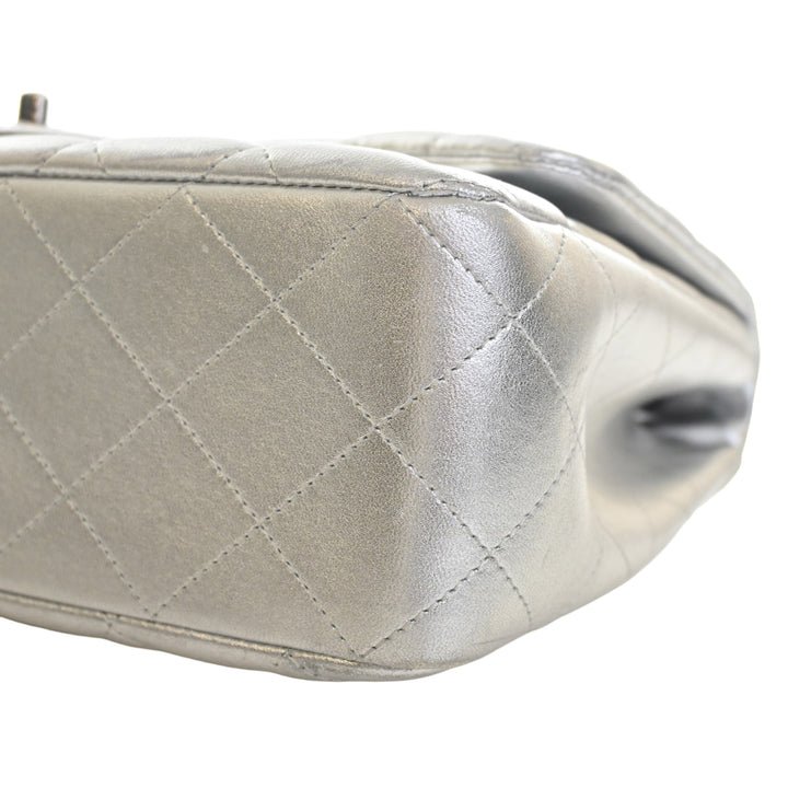 Chanel Jumbo Classic Metallic Cuir d’agneau Simple rabat
