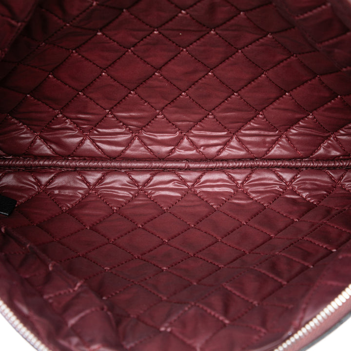 Matelassé O Étui Pochette Grand Cuir caviar Noir