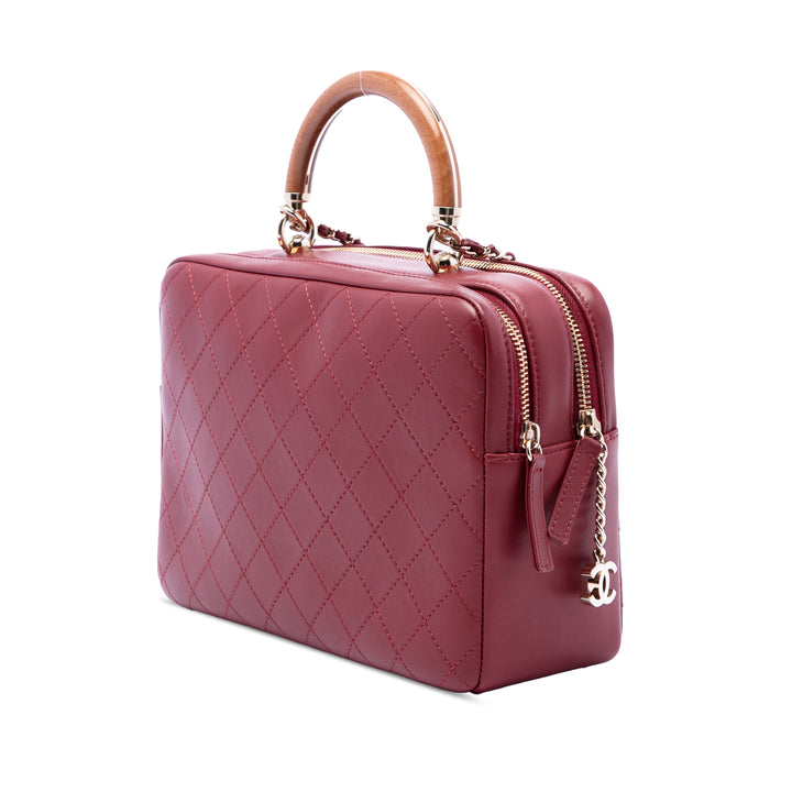 Chanel Matelassé Knock On Wood sac à Cuir d'agneau Rouge – vue 2 – GABY PARIS