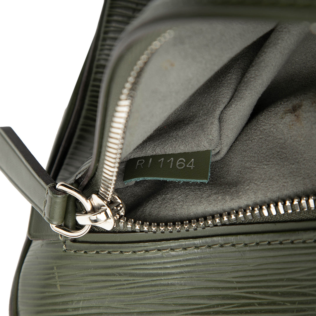 Louis Vuitton Epi Neo Hoche Pochette