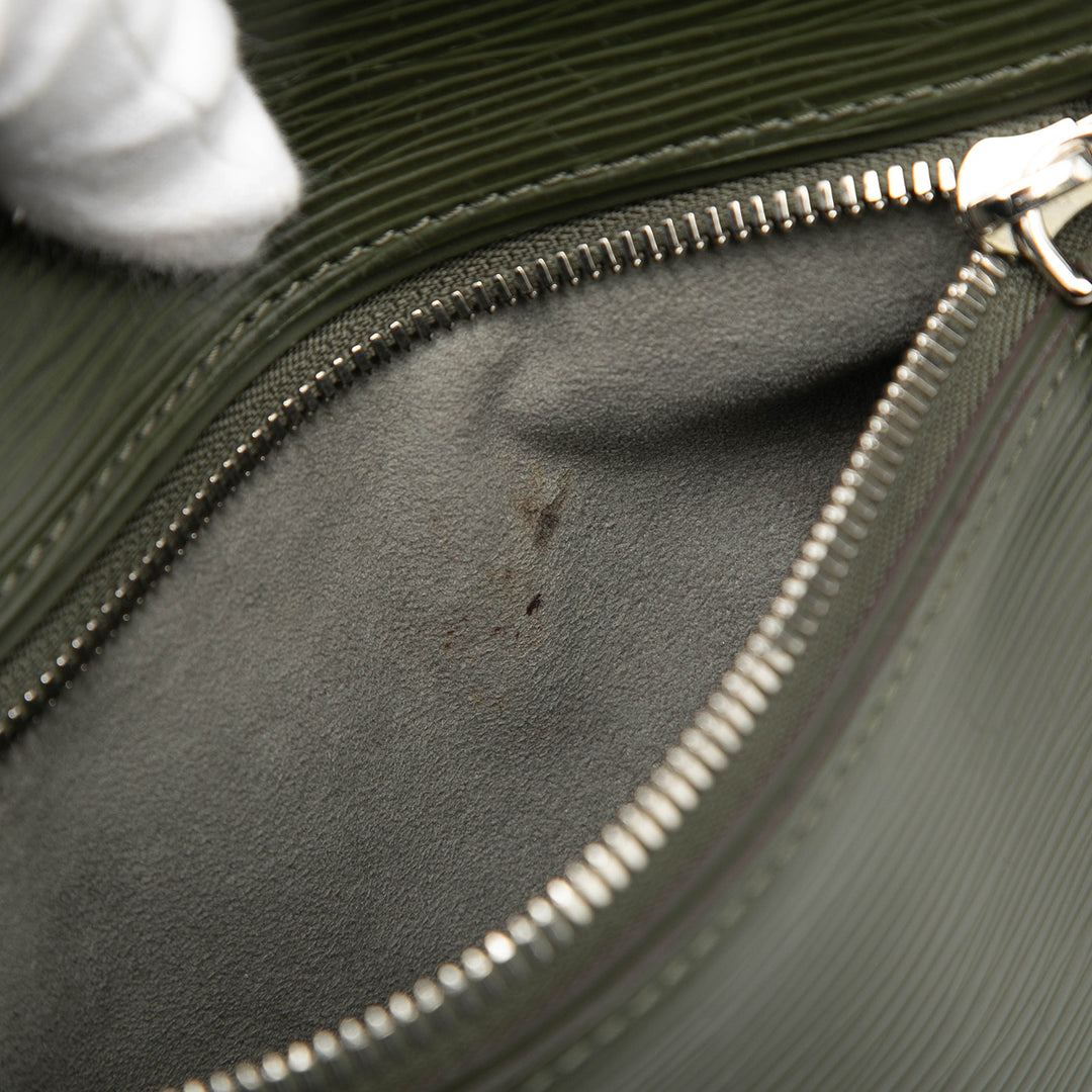 Louis Vuitton Epi Neo Hoche Pochette