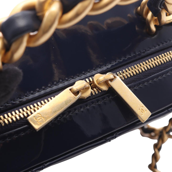 Chanel CC Matelassé Cuir verni Vanity