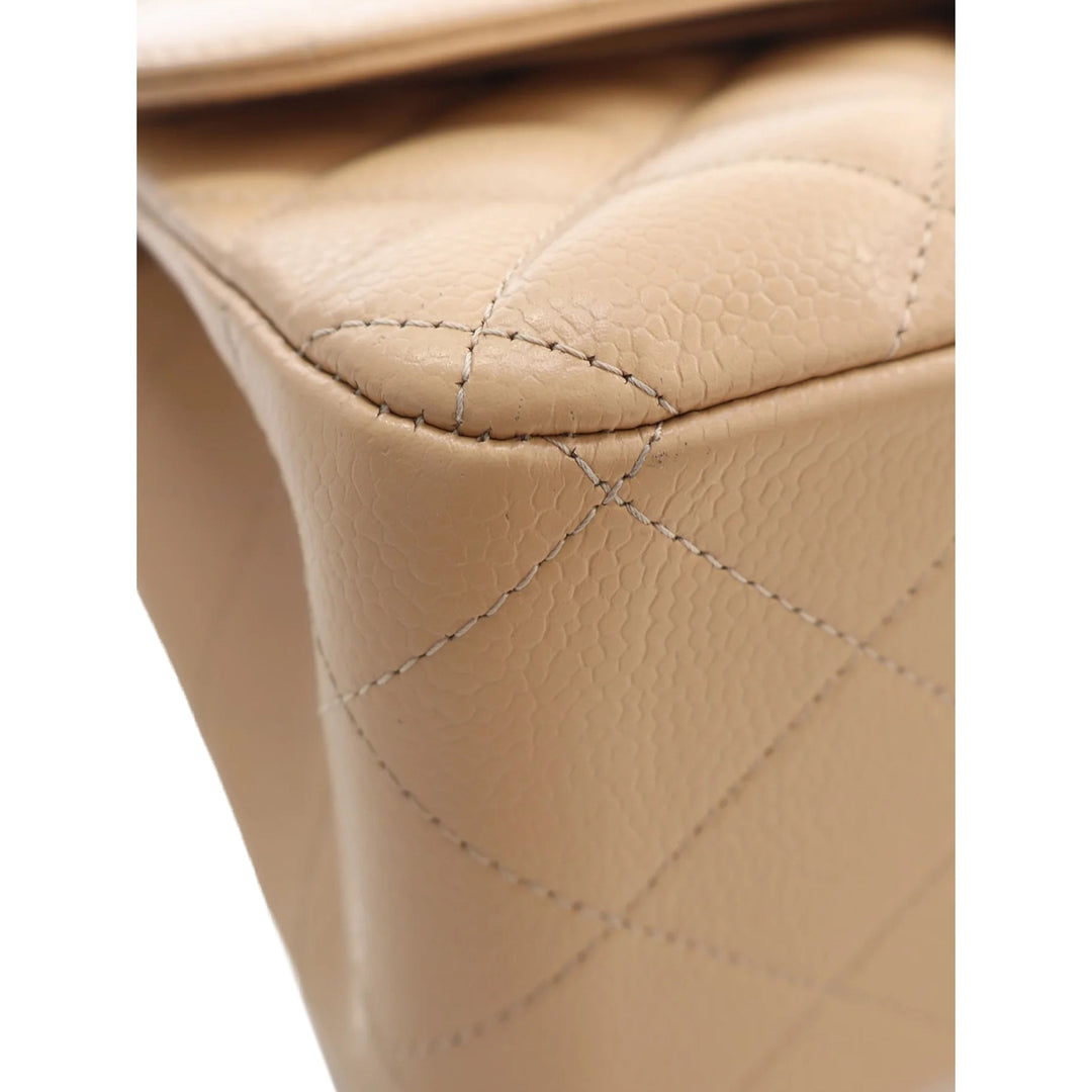 Chanel Sac porté épaule Classic Double rabat Jumbo Cuir caviar Beige – vue 11 – GABY PARIS