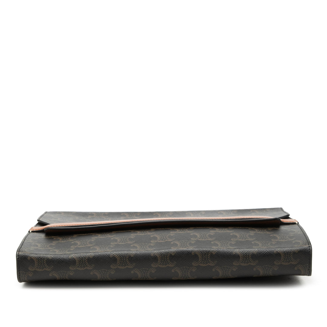 Celine Triomphe Wristlet à rabat Pochette Triomphe enduite Marron – vue 3 – GABY PARIS