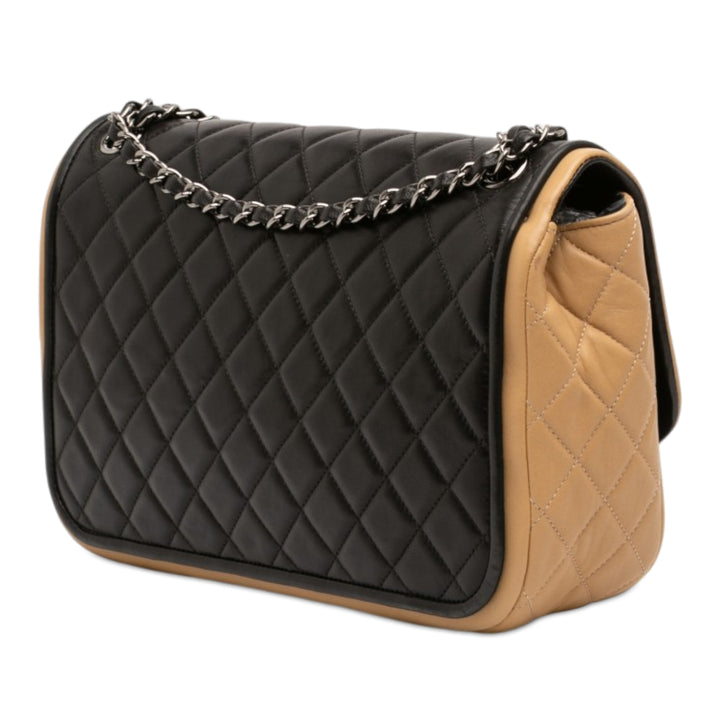 Chanel Jumbo Classic Bicolor Cuir d’agneau Twist à rabat