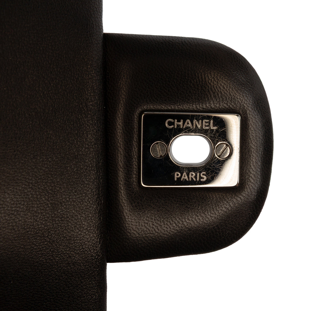 Chanel Jumbo Classic Bicolor Cuir d’agneau Twist à rabat
