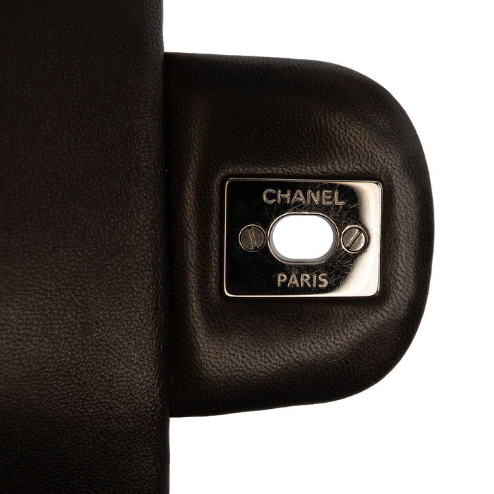 Chanel Jumbo Classic Bicolor Cuir d’agneau Twist à rabat