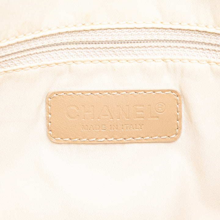 Chanel New Travel Line Nylon Sac cartable Marron – GABY PARIS Authentique