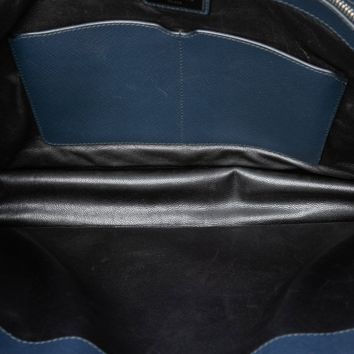 Prada Porte-documents Travel Saffiano Bleu – vue 4 – GABY PARIS