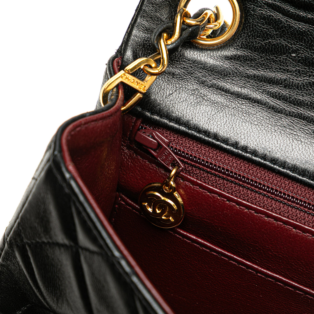 Chanel Mini Square Classic Cuir d’agneau Simple rabat Noir