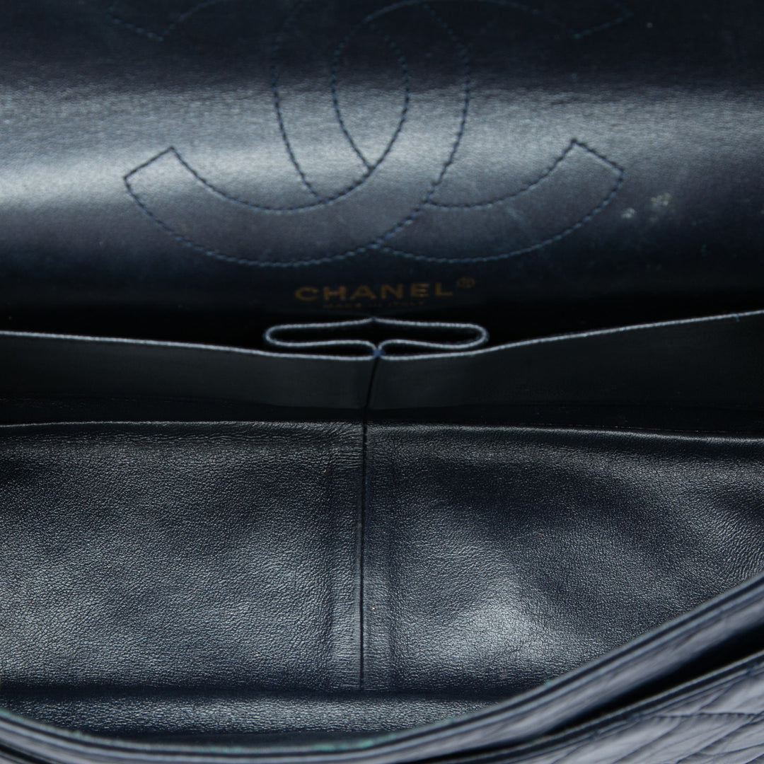 Chanel Sac porté épaule Matelassé vieilli Reissue 2.55 Double rabat 226 Cuir de veau Bleu – vue 4 – GABY PARIS