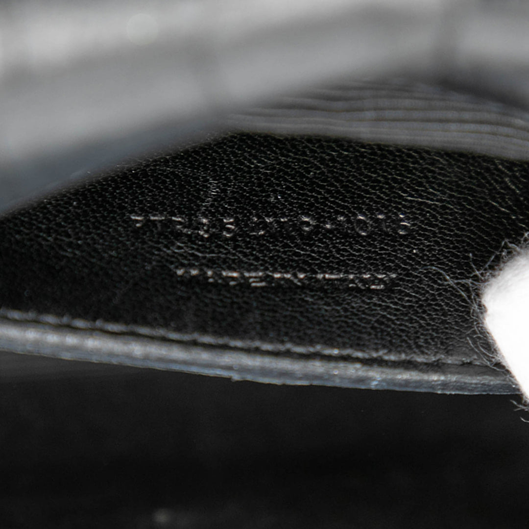 Saint Laurent Medium Croc embossé Cuir Monogram Kate Pompon Sac porté croisé
