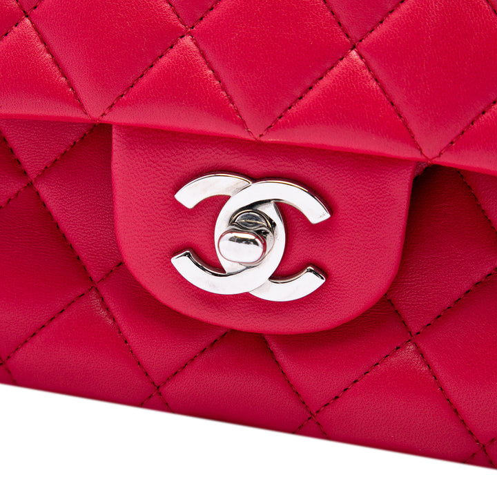 Classic Irisé Double rabat Moyen Cuir d'agneau Rose