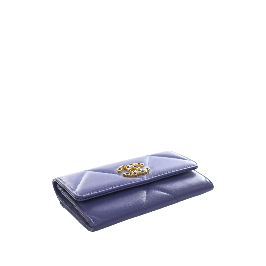 Chanel Matelassé 19 à rabat Portefeuille long Cuir de chèvre Violet – vue 12 – GABY PARIS
