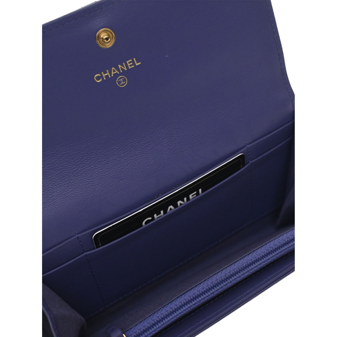 Chanel Matelassé 19 à rabat Portefeuille long Cuir de chèvre Violet – vue 4 – GABY PARIS