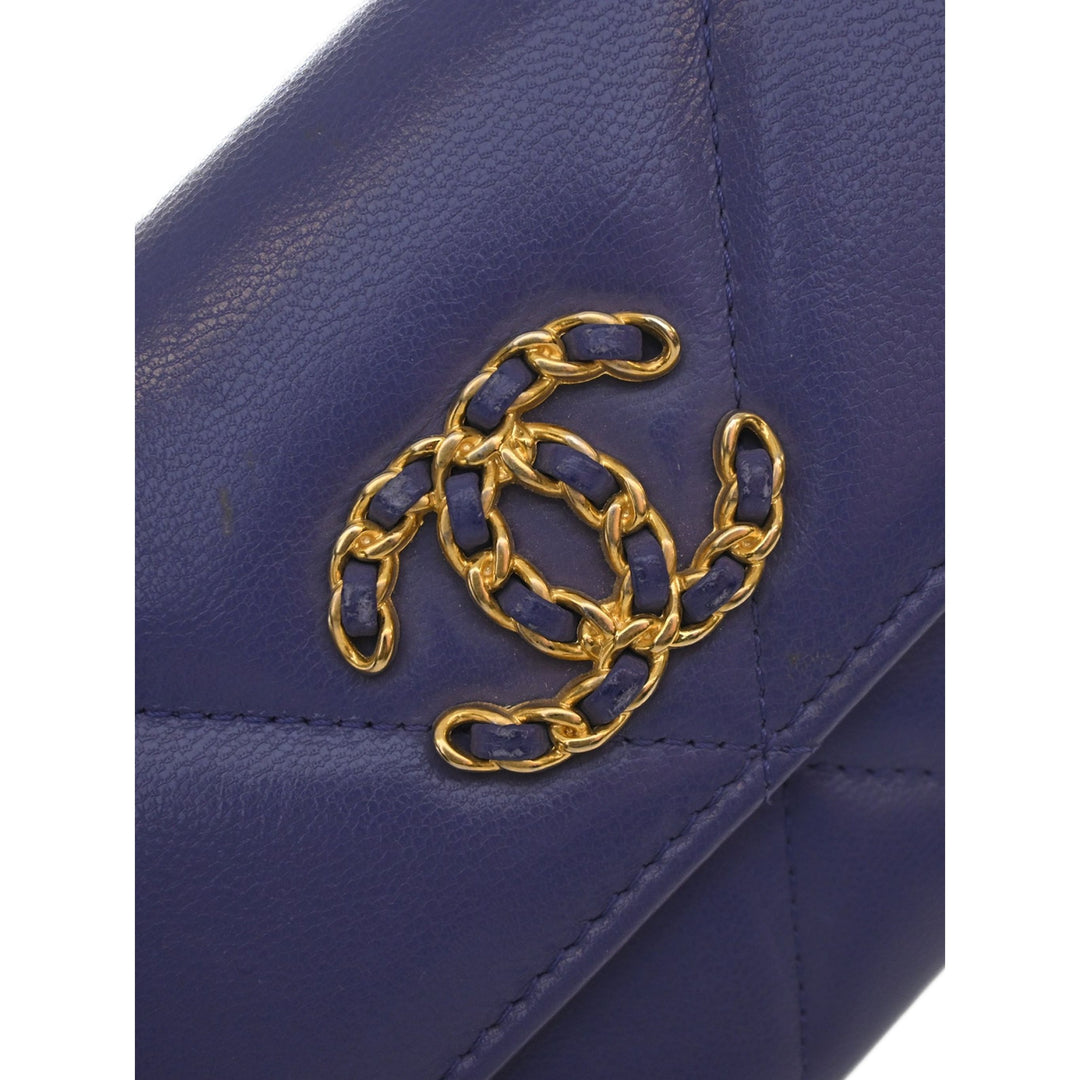 Chanel Matelassé 19 à rabat Portefeuille long Cuir de chèvre Violet – vue 5 – GABY PARIS