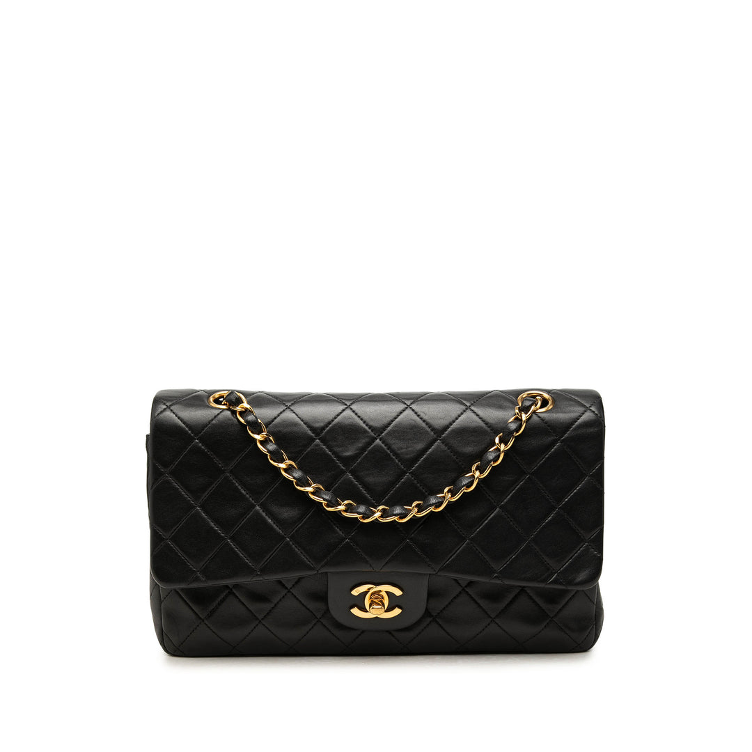 Chanel Sac porté épaule Classic Double rabat Moyen Cuir d'agneau Noir – vue principale – GABY PARIS