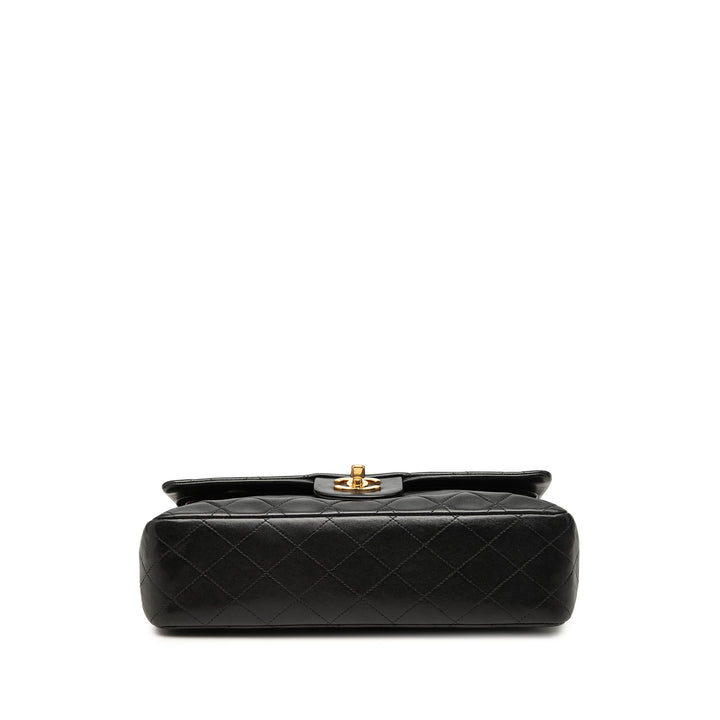 Chanel Sac porté épaule Classic Double rabat Moyen Cuir d'agneau Noir – vue 3 – GABY PARIS