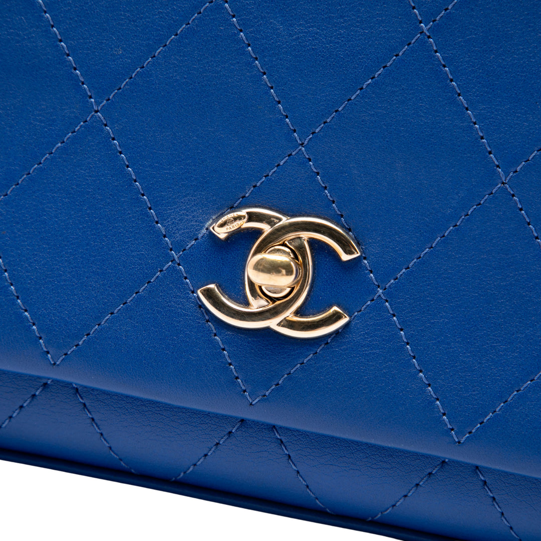 Chanel CC Matelassé Diamond Surpiqué à rabat Cuir de veau Bleu – vue 5 – GABY PARIS