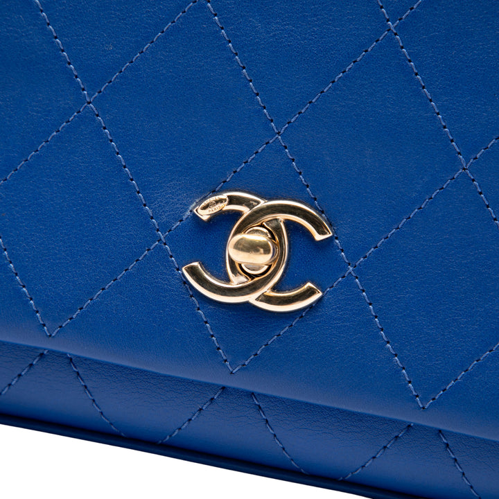 Chanel CC Matelassé Diamond Surpiqué à rabat Cuir de veau Bleu – vue 5 – GABY PARIS