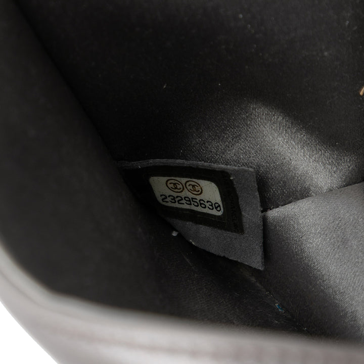 Chanel Small Cuir d’agneau Chocolate Bar CC Piercing clouté Chain à rabat