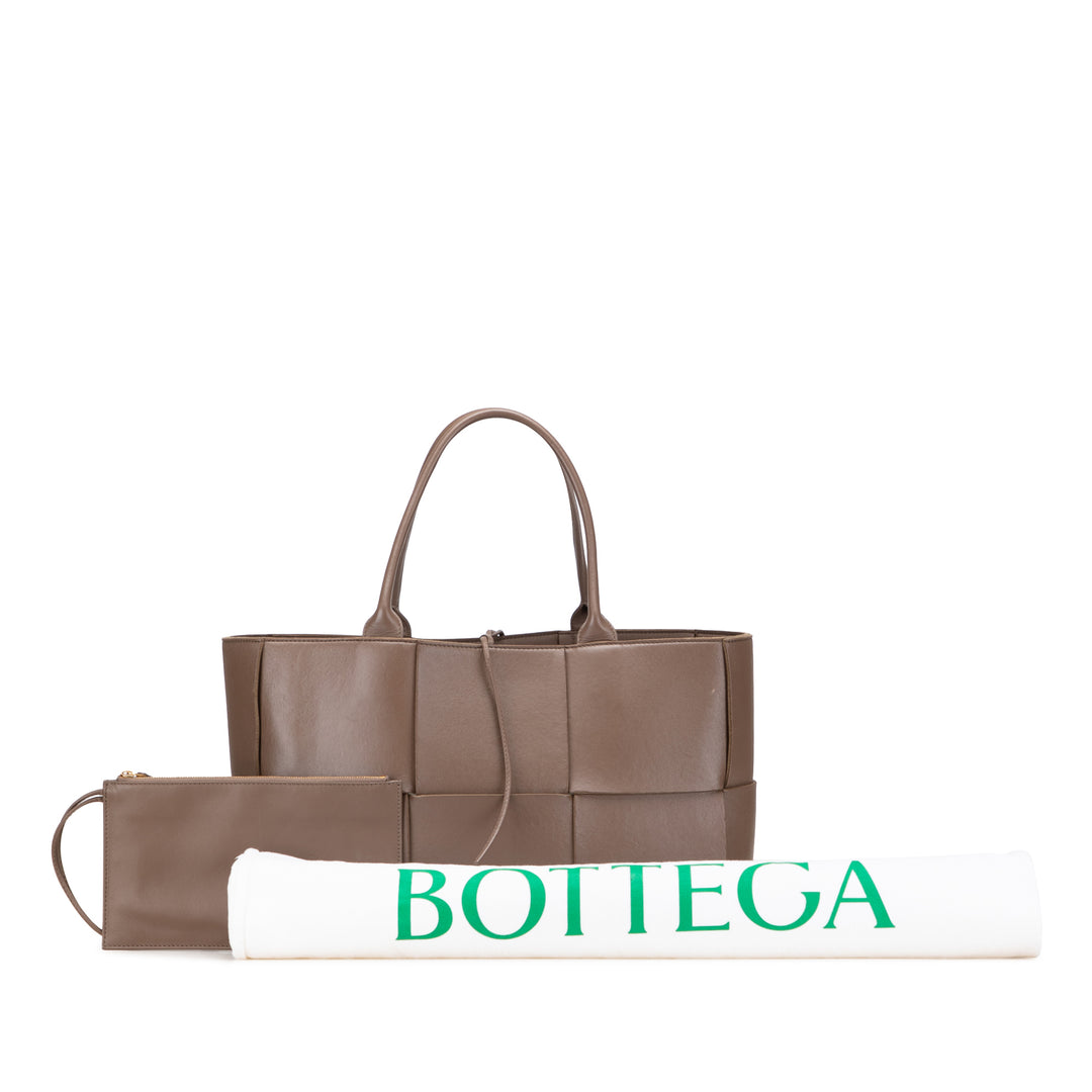 Bottega Veneta Medium Nappa Maxi Intrecciato Arco Cabas Marron – GABY PARIS Authentique