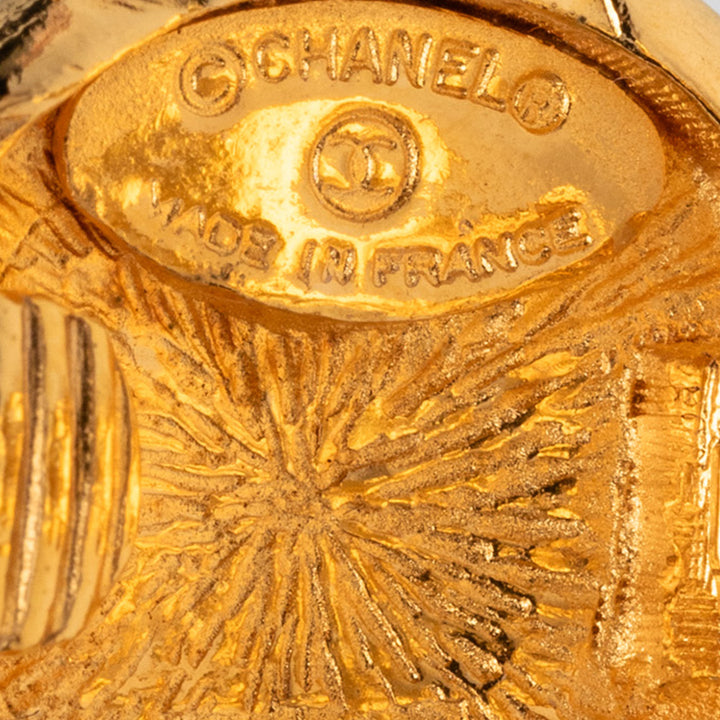 Chanel CC plaqué Rond Clip On Boucles d’oreilles