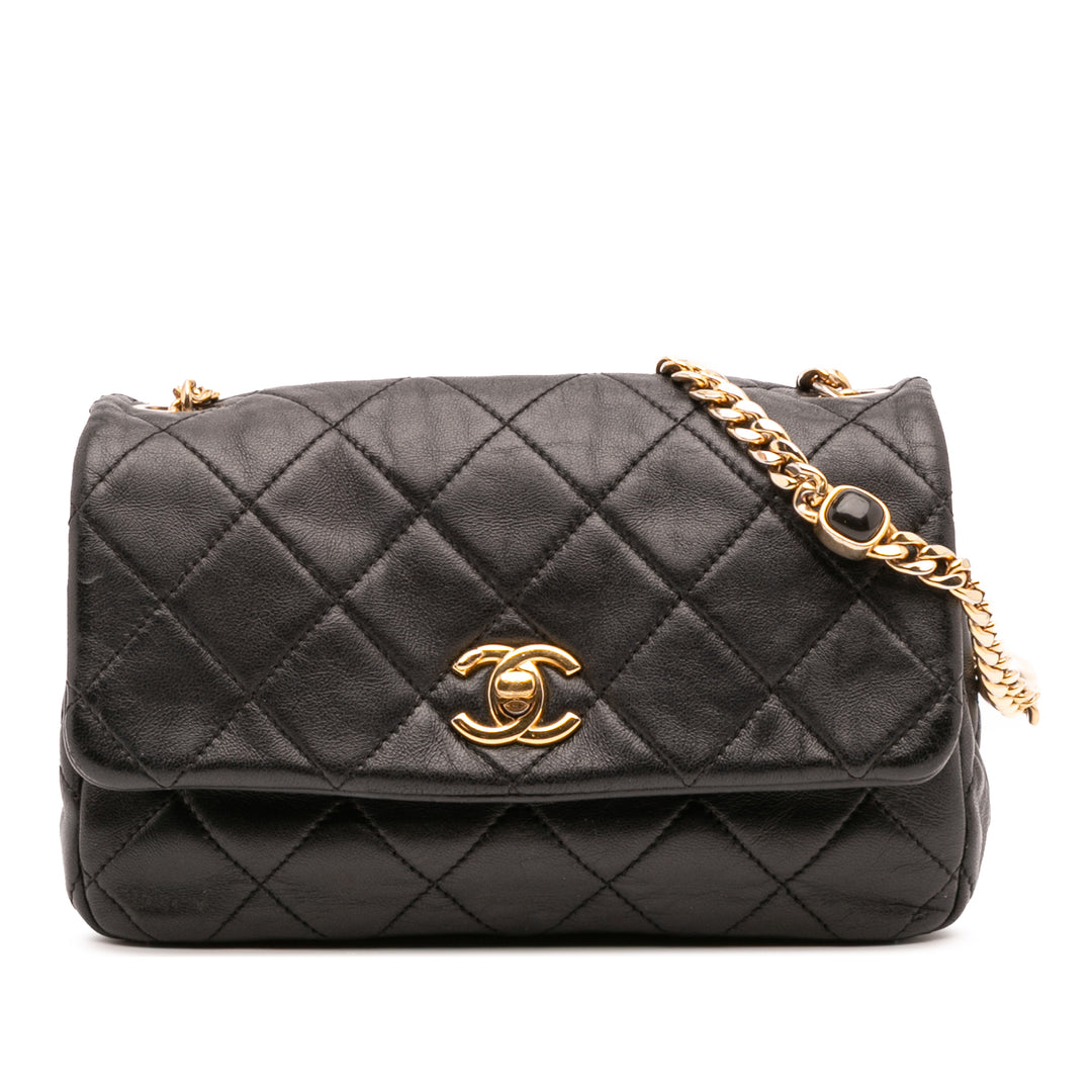 Small Quilted Lambskin Resin Pearl Chain Flap Black - Gaby Paris