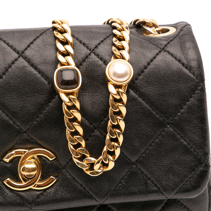 Small Quilted Lambskin Resin Pearl Chain Flap Black - Gaby Paris