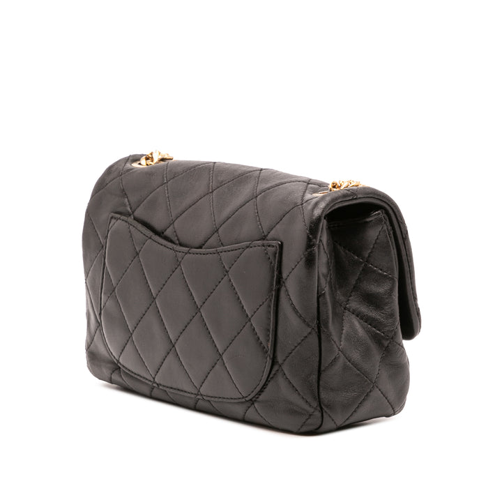 Small Quilted Lambskin Resin Pearl Chain Flap Black - Gaby Paris