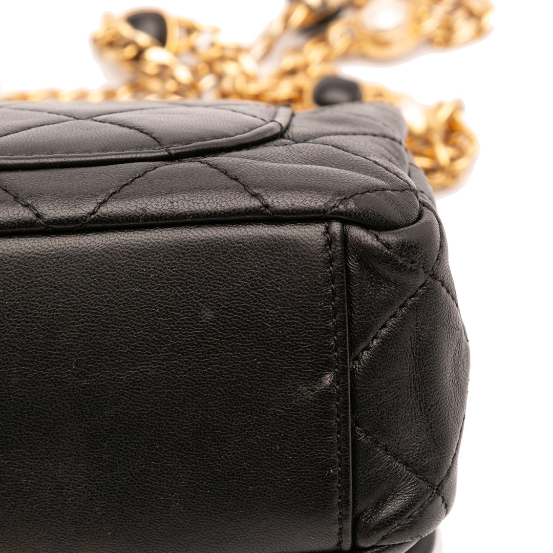 Small Quilted Lambskin Resin Pearl Chain Flap Black - Gaby Paris