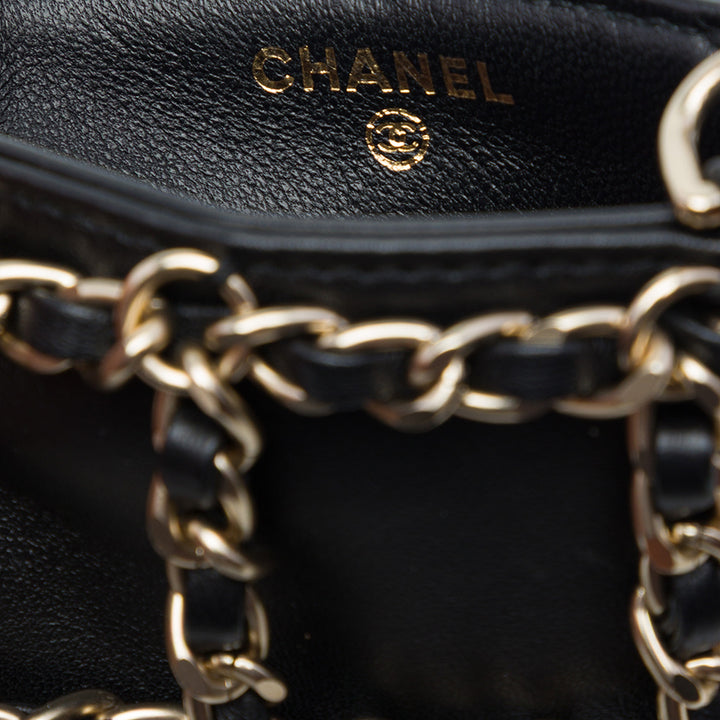 Chanel Pochette Tech Me Out avec chaîne Cuir d'agneau Noir – vue 5 – GABY PARIS