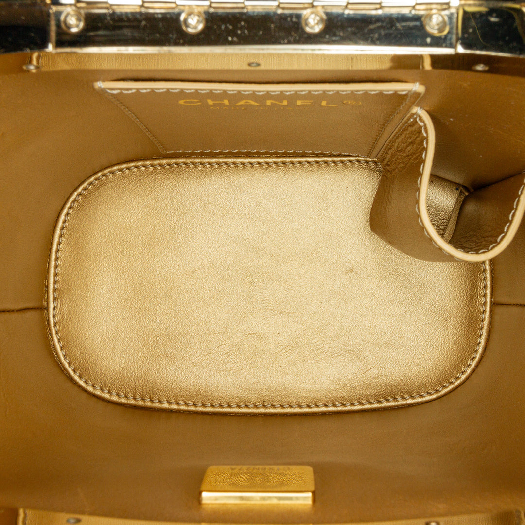 Chanel Matelassé Logo Chaîne Vanity Cuir