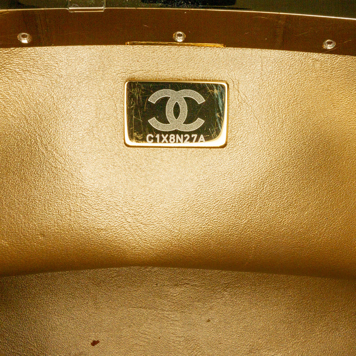 Chanel Matelassé Logo Chaîne Vanity Cuir