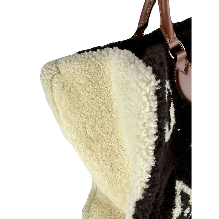 Louis Vuitton Giant Shearling Teddy Onthego GM Monogram Noir – vue 13 – GABY PARIS