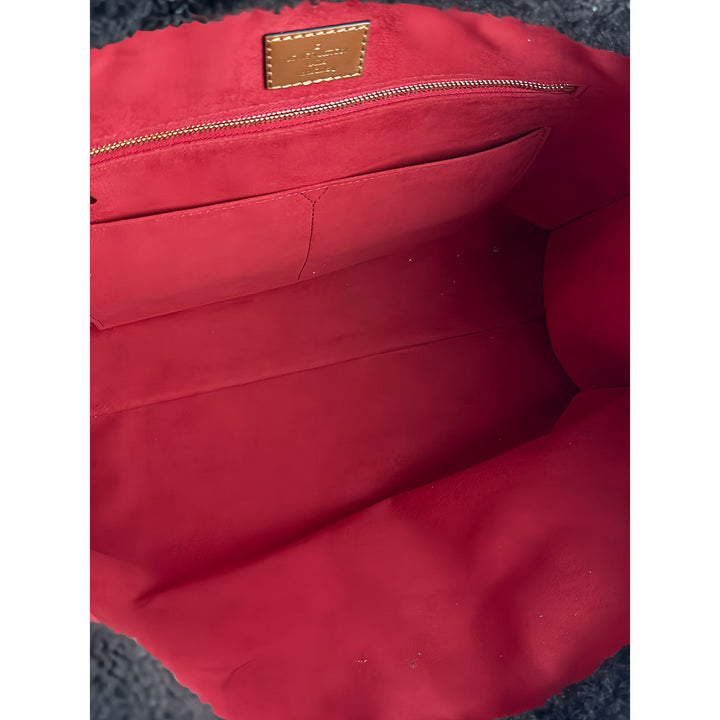 Louis Vuitton Giant Shearling Teddy Onthego GM Monogram Noir – vue 4 – GABY PARIS