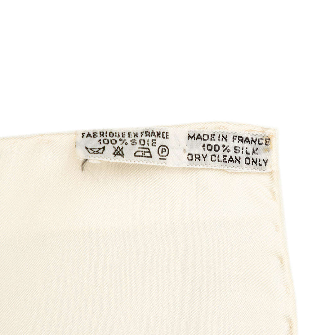 Hermès Carré Poste et Cavalerie 90 Blanc – vue 2 – GABY PARIS