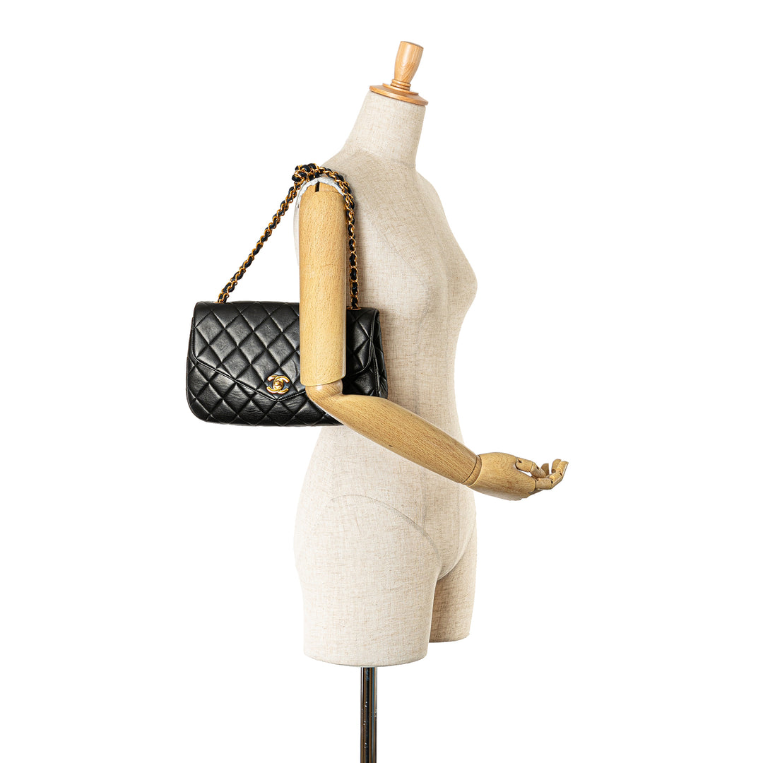 Quilted Lambskin Half Moon Single Flap Black - Gaby Paris