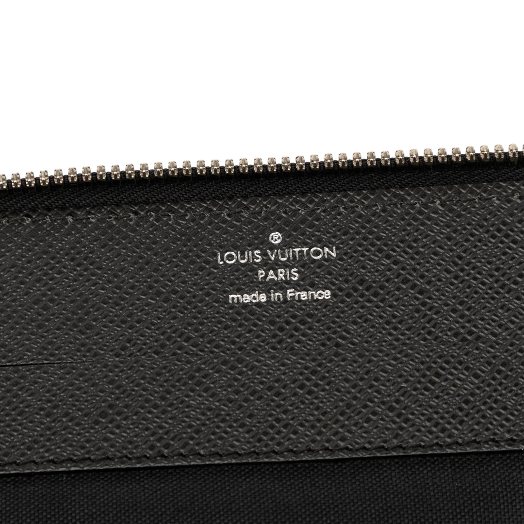 Louis Vuitton Taiga Vladimir Portfolio