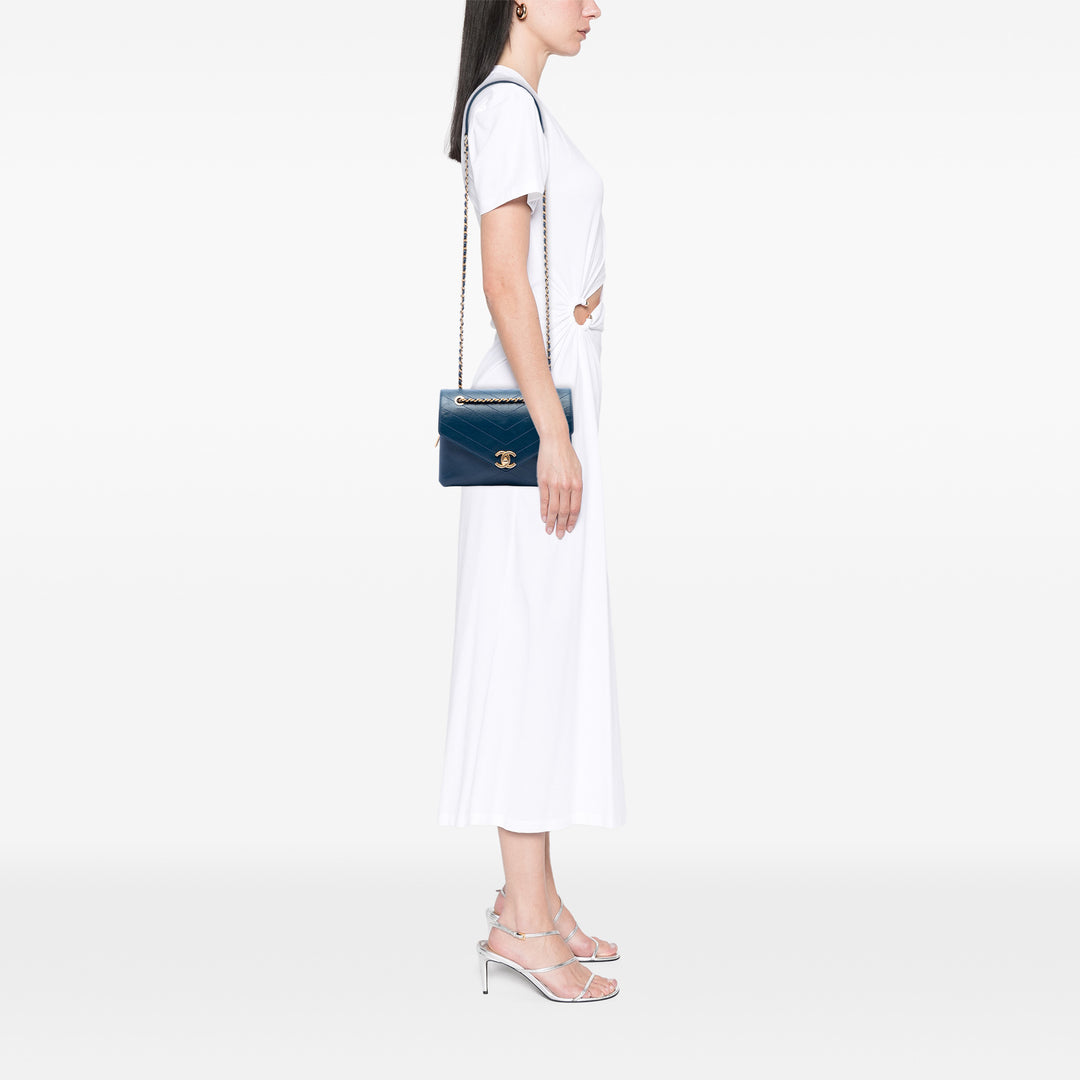 Chanel Chevron Enveloppe surpiquée à rabat Petit Cuir d'agneau