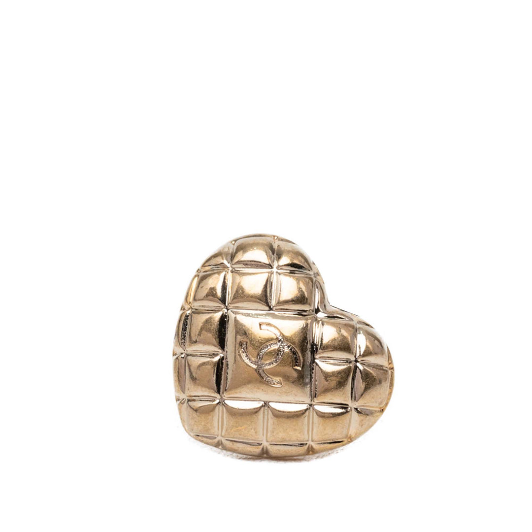 Chanel CC plaqué Matelassé Heart Broche