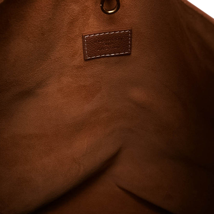 Louis Vuitton grainé Low Key Hobo MM Cuir de veau grainé Marron – vue 4 – GABY PARIS