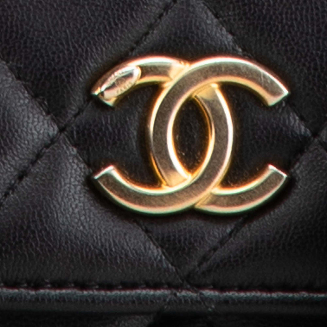 Quilted Lambskin Pearl Crown Clutch On Chain Black - Gaby Paris