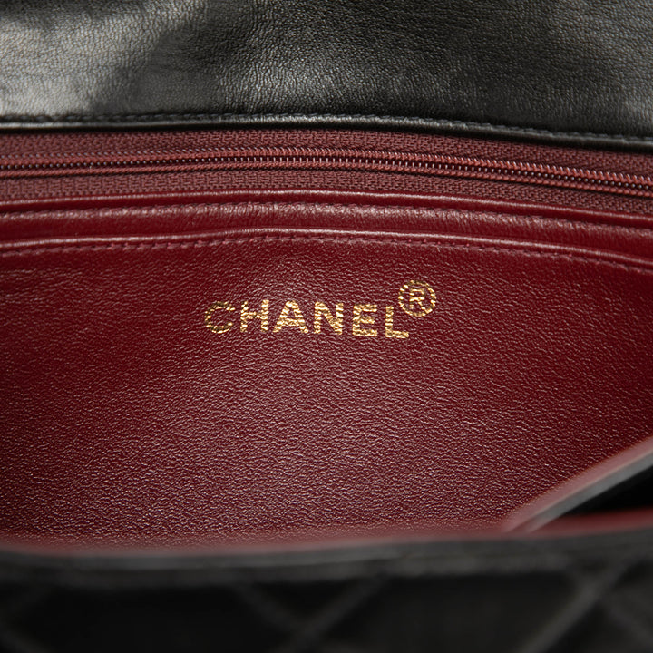 Chanel Sac bandoulière CC Matelassé Rabat simple Cuir d'agneau Noir – vue 5 – GABY PARIS