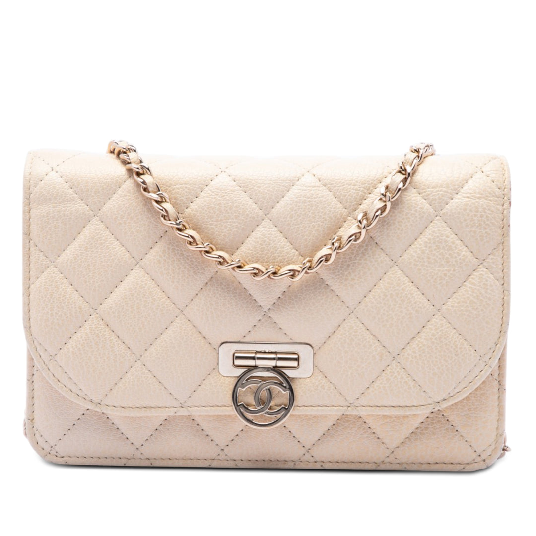 Chanel Rond CC Matelassé Cuir de veau Flip Lock Wallet on Chain