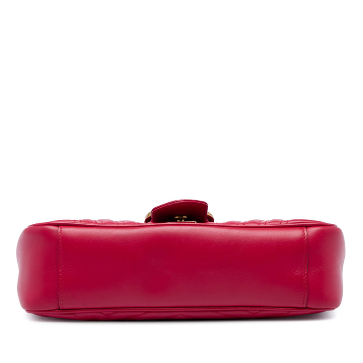 Gucci Sac porté épaule GG Marmont Matelasse Moyen Cuir de veau Rouge – vue 3 – GABY PARIS